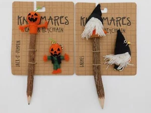 2x Set di matite e portachiavi Halloween Knitmares JACK-O'-PUMPKIN & GNOMI - Foto 1 di 4