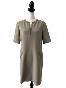 Elegant and timeless Ralph Lauren Black Label dress in a flattering fitted silho - Picture 1 of 20