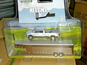 1:64 GreenLight WHITE 2018 RAM 3500 Dually Pickup LIVESTOCK TRAILER - Picture 1 of 5