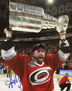 Aaron WARD Signed 8x10 Photo! Carolina HURRICANES STANLEY CUP CHAMP! W/COA - Picture 1 of 3