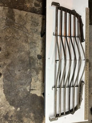 Parrilla Chevy 1942 original GM Foto 1 de 3