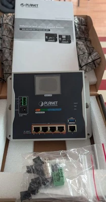 WGR-500-4P Industrial Wall-mount Gigabit Router with 4-Port 802.3at PoE+ - Image 1 of 4