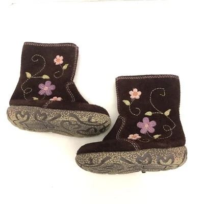 Genuinas Oshkosh Niños Pequeños Niñas Talla 5 Niños Marrón Gamuza Flores Botas Foto 1 de 4