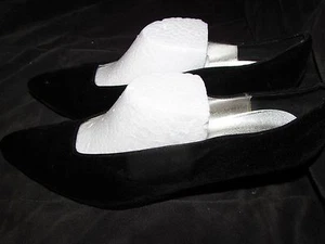 Elegant vtg Touch of Nina Black Velvet Classic Pumps 3" High Heels Shoe SIZE 10M - Picture 1 of 8