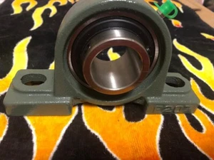 Bloque de cojinete de almohada de 1 3/8 pulgadas P207 engrasable, hierro fundido, 2 pernos de 5" en el centro - Imagen 1 de 3