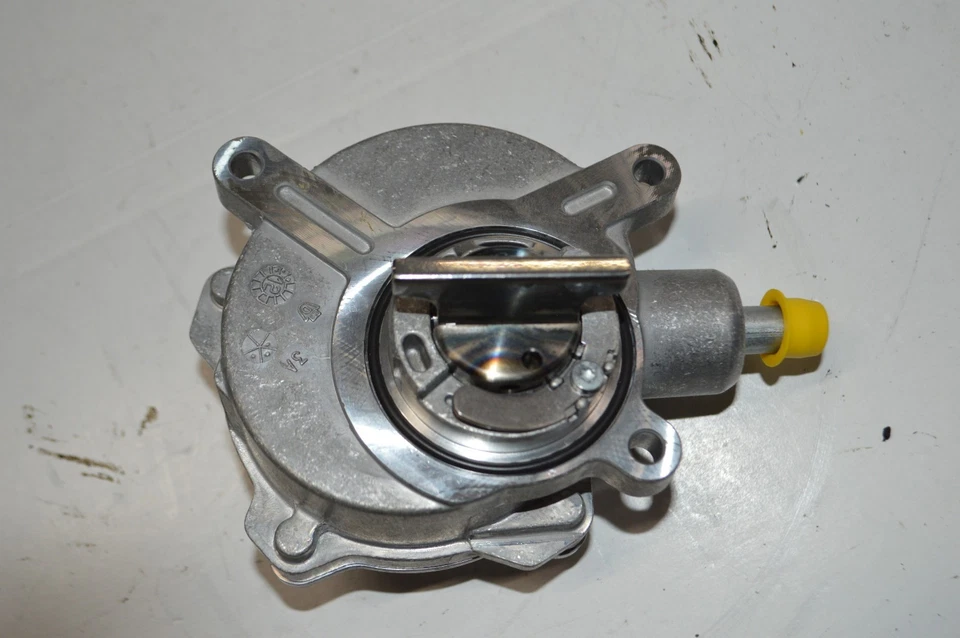 BMW E53 E63 E64 E65 E66 E70 BRAKE BOOSTER VACUUM PUMP PIERBURG 11667545384 NOS - Image 1 of 4