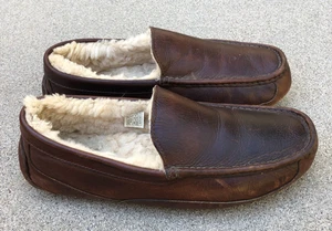 UGG AUSTRALIA Ascot Leather Loafers Men's 10 House Slippers Brown Sherpa 5379 - Picture 1 of 13