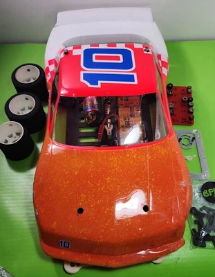 Vintg  T-A RC10L-SS PAN CAR LOTT W/B&R MOTOR &2BASHER BODIES ARTR USED UNTESTED  - Image 1 of 4