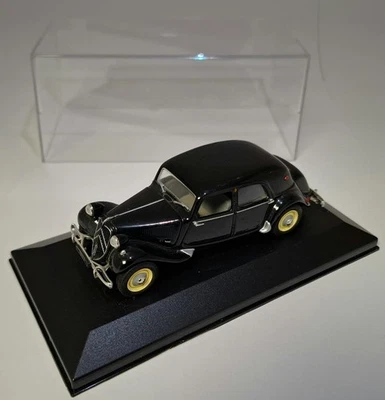 Citroën Traction 11 1953 1/43 Universal Hobbies Boite Vitrine - Photo 1/3