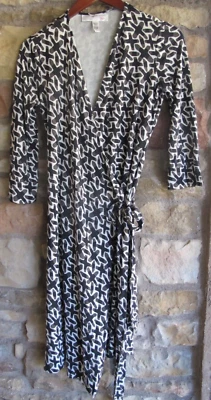 Diane Von Furstenberg DVF Vintage Black White Geometric Silk Wrap Dress Size 8 - Image 1 of 4