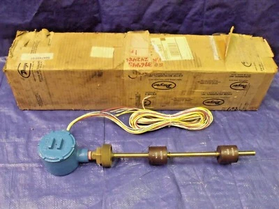 NIB Dwyer Instruments S0396445 Two Stage Vertical Level Switch / Transmitter - Image 1 of 4