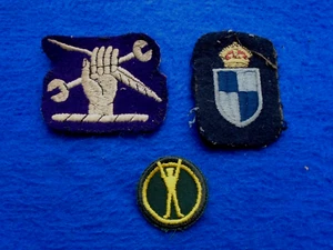 JOB LOT OF UNKNOWN EMBROIDERED CLOTH BADGES, MILITARY? - Picture 1 of 2