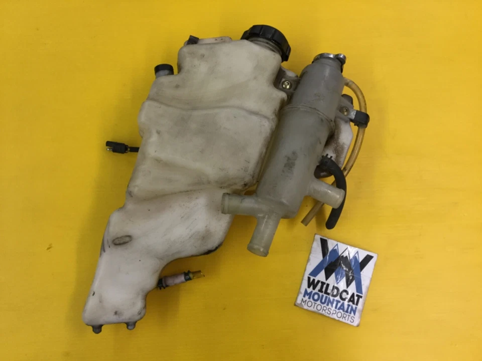 2009 Polaris RMK 800 155 Snowmobile Oil Coolant Tank 105 - Image 1 of 1