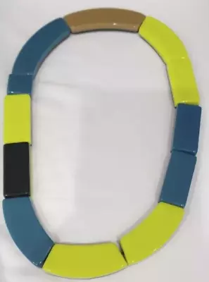 Collar grueso de resina Marni para H&M azul verde negro marrón coleccionable Foto 1 de 2