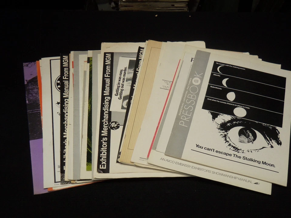 1970'S ASSORTED MOVIE PRESSBOOKS LOT OF 33 - O 3808 - Image 1 of 4