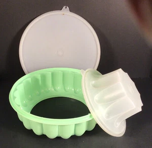 Tupperware Mint Green Jel-Ring Gelatin Mold W/Lid #1201 1202 & 1203 SHIPS FREE! - Picture 1 of 8