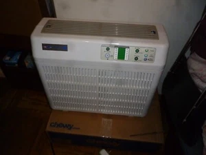 UNDI V-Pac SC Self-contained Air-Purification System. 22"x18"x8", 26 lb. 110 V - Picture 1 of 10