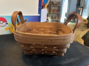 Longaberger 1995 Handwoven Basket ONLY w/Leather Handles 7 1/2" x 7 1/2" x 3" - Picture 1 of 3