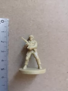 US SOLDIER MINIATURE /MARS ATTACKS GAME P186 - Picture 1 of 1