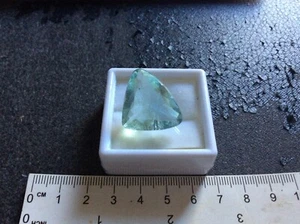 FLUORITE BRASILIANA NATURALE 34,5 CARATI - Picture 1 of 1
