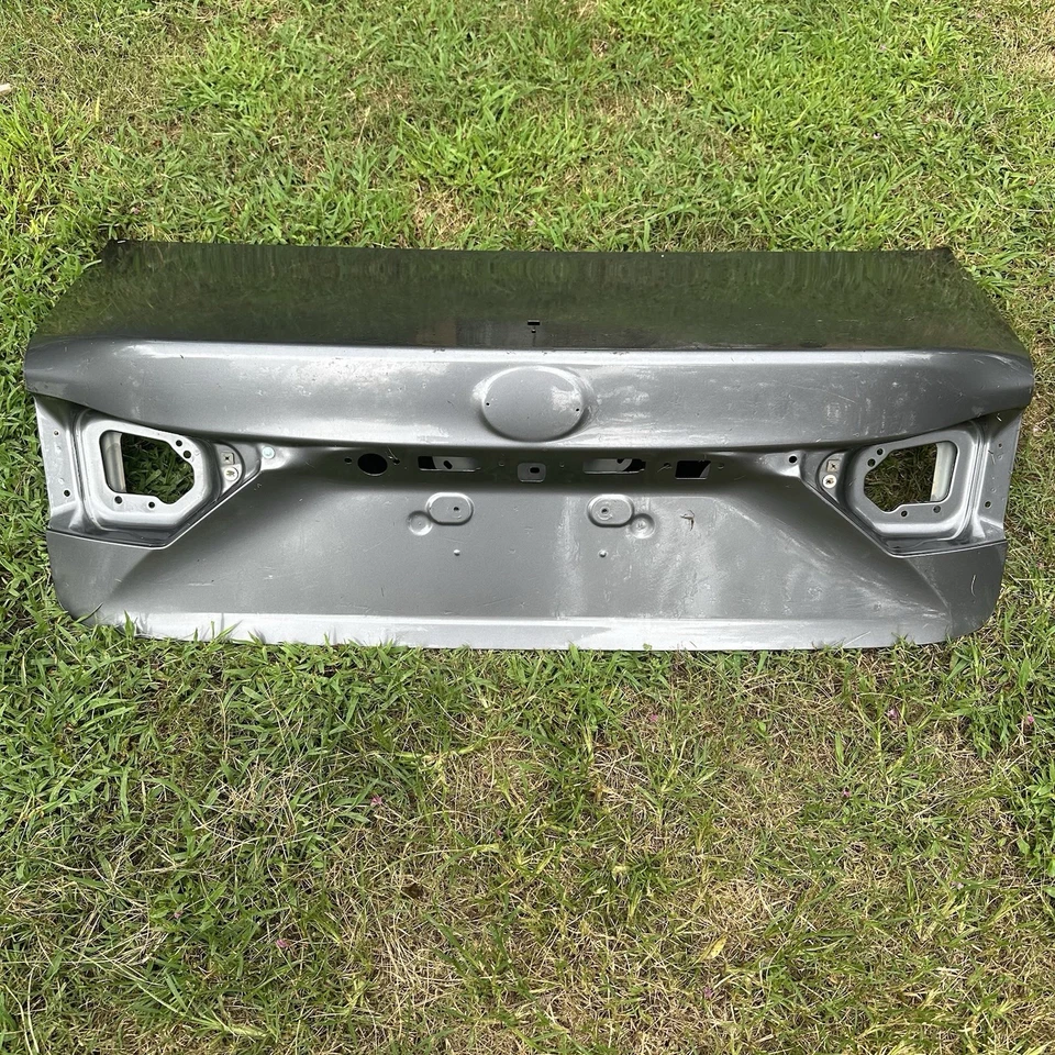 Lexus ES350/ES300H 2016-2018 trasero gris OEM maletero tapa carcasa Foto 1 de 4