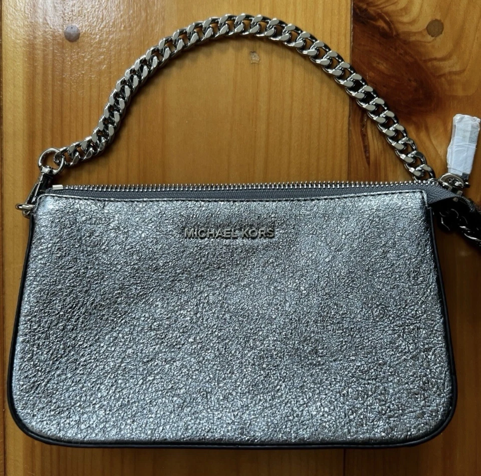 全新! Michael Kors 银色 Sparkly 钱包 — 第 1/4 张图片