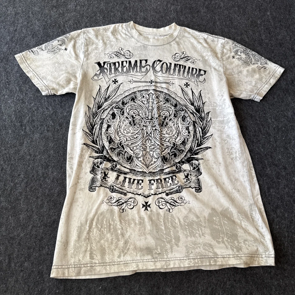 Camiseta De Colección Y2K Xtreme Couture Para Hombres M Aflicción MMA AOP Hecha en EE. UU. 3D Live Free Foto 1 de 4
