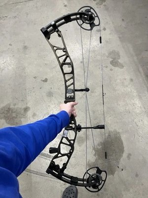 Elite Kairos RH 70# ATA(33”) **TOTALMENTE NUEVO** Foto 1 de 4