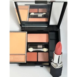 181A。 Signature Club A Imperial Vitamin C Makeup Kit Compact; Shade #1; NIB - Picture 1 of 3