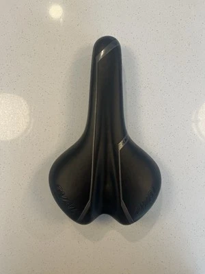 Oval Concepts 200 Saddle 140 x 280 mm Black & Gray  - Image 1 of 4