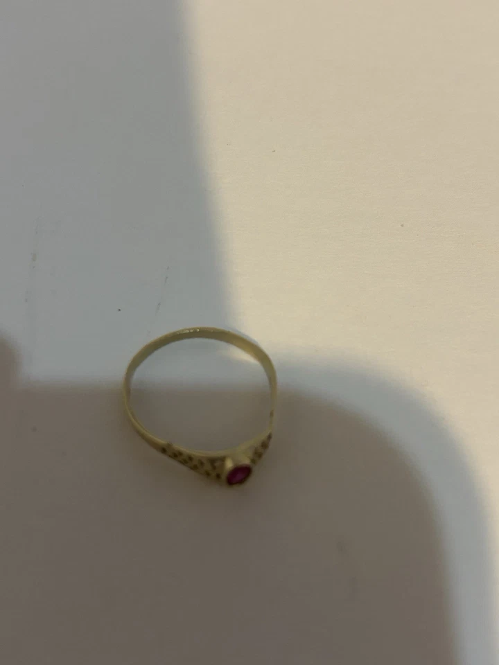 Anillo Oro 14k Con Piedra Rosa Oscuro Talla 5. Foto 1 de 3