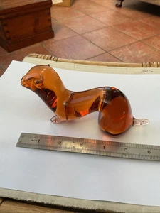 VINTAGE WEDGWOOD GLASS PAPERWEIGHT ANIMAL AMBER OTTER OR STOAT RETRO 1970,s - Picture 1 of 9