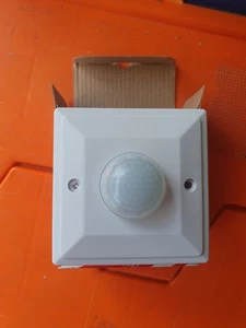 MK K5016 Surface Ceiling Mount 360deg PIR Sensor A3 - Picture 1 of 2