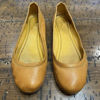 Zapatos planos de ballet Frye de cuero Carson color dorado marrón talla 7 para mujer sin cordones Foto 1 de 4