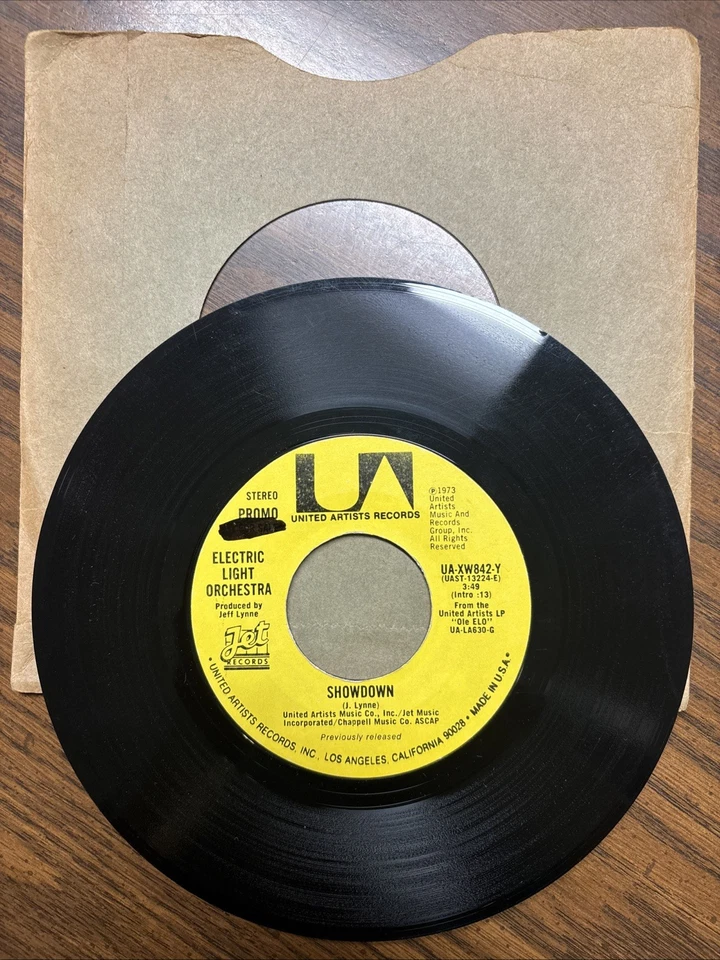 ELECTRIC LIGHT ORCHESTRA ELO Showdown UA-XW842-Y Promo 7" 45rpm Vinyl NICE - Image 1 of 4