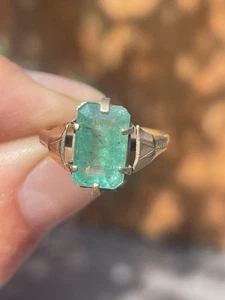 9ct Gold Natural Emerald Cut Emerald Exceptional Victorian Solitaire Ring 2.1 G - Picture 1 of 8