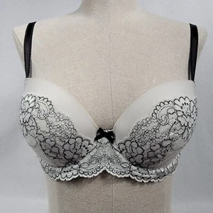 Sujetador de Encaje Blanco/Negro Victoria's Secret Talla 32DD Con Alambre Moldeado Bling Usado en Excelente Condición - Imagen 1 de 17