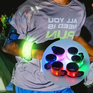 1/2er LED Leuchtarmband 3 Modi Blinklicht Sport Armband Joggen Wiederaufladbar - Bild 1 von 6