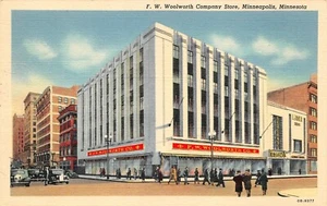 F.W Woolworth Company Laden Straßenszene Minneapolis, MN Vintage 1940er Postkarte  - Bild 1 von 2