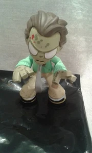 FUNKO Walking Dead Series 3 Mystery Mini Golf Club Walker - Picture 1 of 3