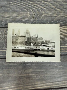Fotografia vintage skyline di New York in bianco e nero con bordi smerlati - Foto 1 di 2
