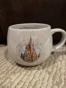 Disney's - WDW weißer Kaffeebecher - 50. Jubiläum - Aschenputtels Schloss - neu mit Etikett - Bild 1 von 2