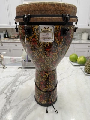 Remo Djembe Tambor Leon Mobley Fiberskyn 3 Reno Tambor Mondo Mo-Fa Cabezal 24 Pulgadas Foto 1 de 4