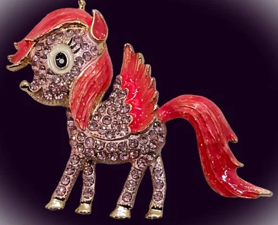 Lindo! Betsey Johnson Caballo Pequeño Poni Cristal Rosa con Alas Colgante Cadena Dorada Foto 1 de 4