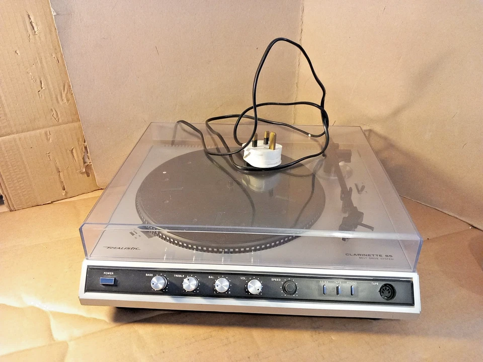 REALISTIC CLARINETTE 65 BELT DRIVE SYSTEM TURNTABLE PLEASE READ  - Image 1 of 4