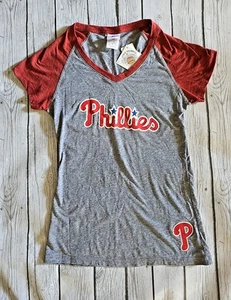 Philadelphia Phillies - Women's Large V-Neck T-Shirt MLB Genuine Merchandise NWT - Picture 1 of 5