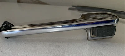 Manija de puerta exterior del lado del conductor delantero OEM Ford F150 F250 F350 1980-1996 Foto 1 de 4