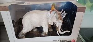 Schleich: Weißer mächtige Kampfelefant mit Reiter. - Bild 1 von 6