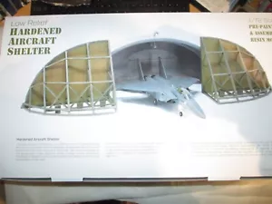 BACHMANN 1:72 NIEDRIGRELIEF GEHÄRTETER FLUGZEUGUNTERSTAND - Bild 1 von 2