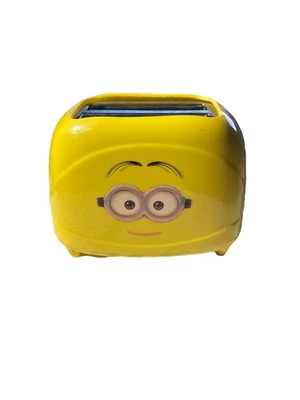 Tostadora Minions * Tostadora Cool-Touch de 2 rebanadas * Imagen de tostadas Foto 1 de 4